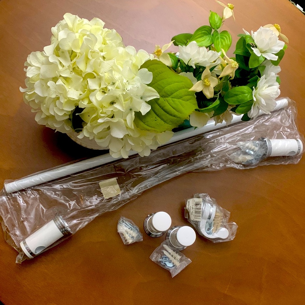 Avanti vintage porcelain bathroom fixtures